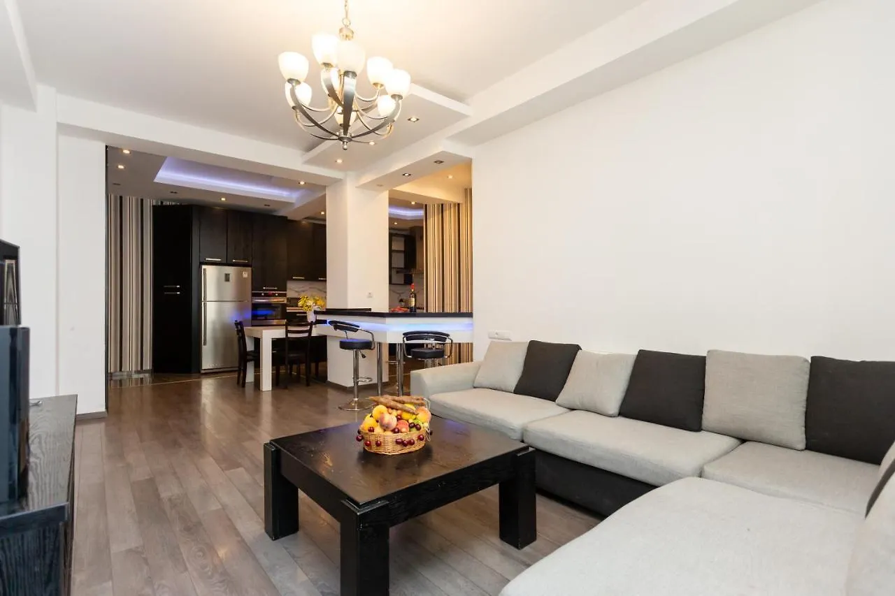 Two Bedroom Apartment In The City Center Τυφλίδα