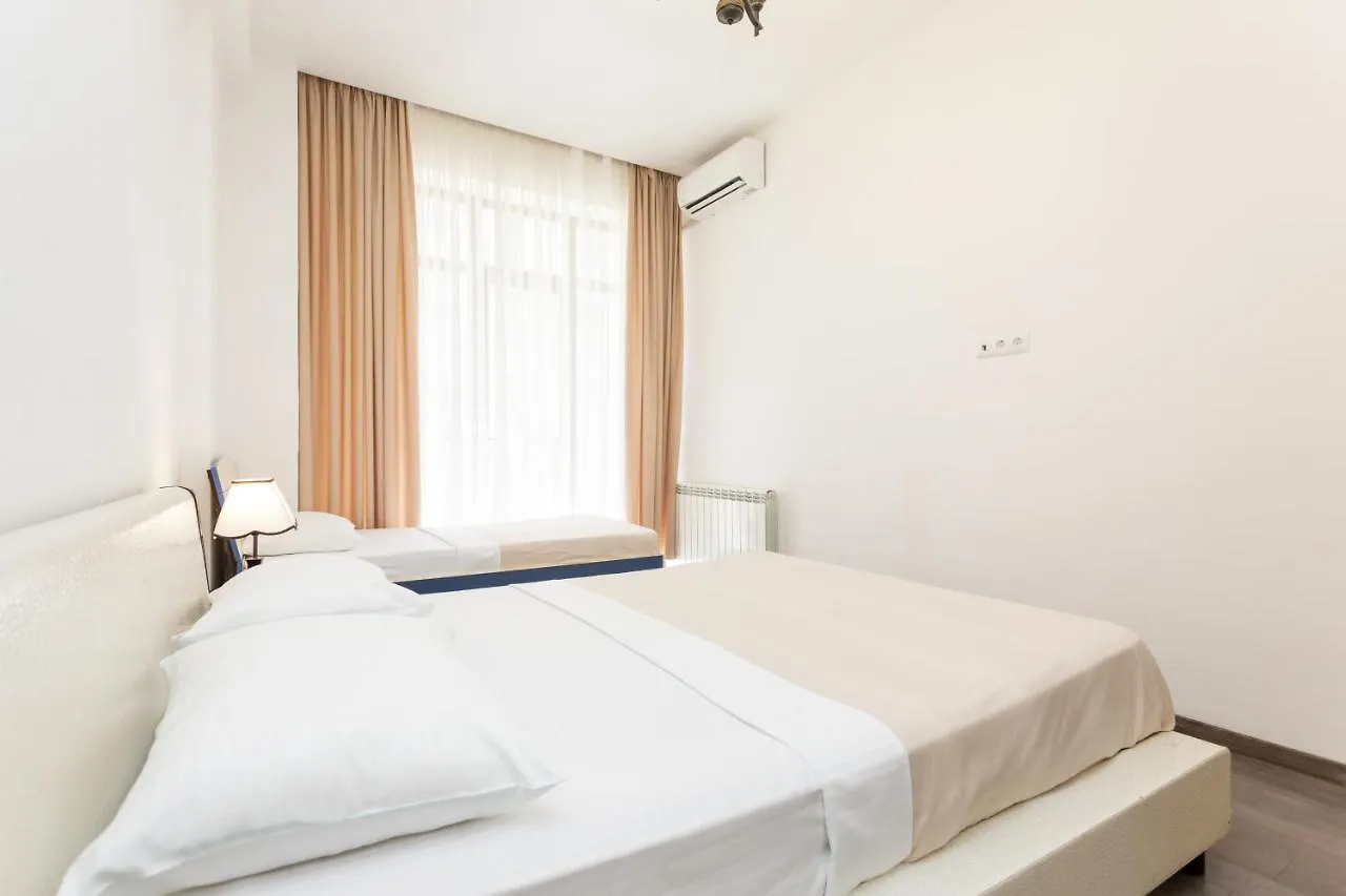 Two Bedroom Apartment In The City Center Τυφλίδα 0*,