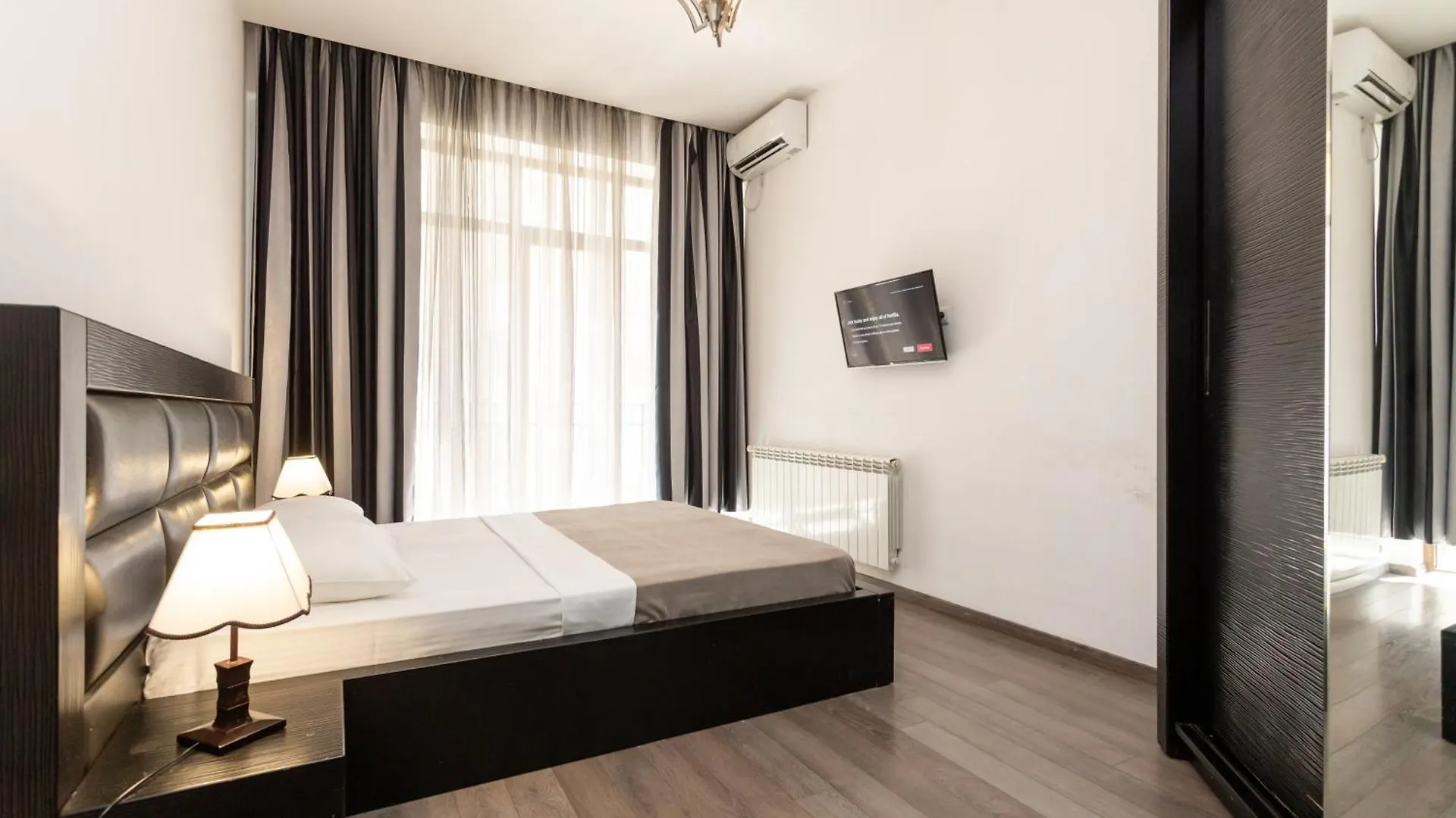 Two Bedroom Apartment In The City Center Τυφλίδα