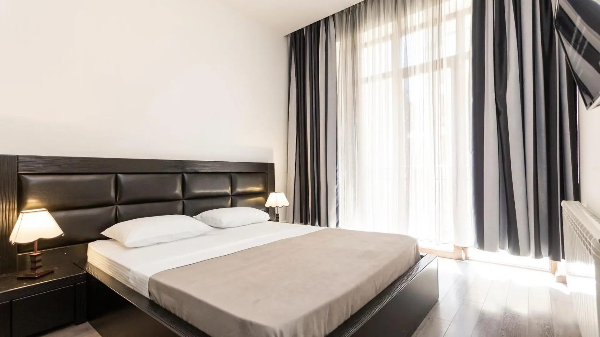 Two Bedroom Apartment In The City Center Tbilisi